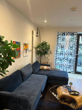 Royal Docks Riverside 3 bed